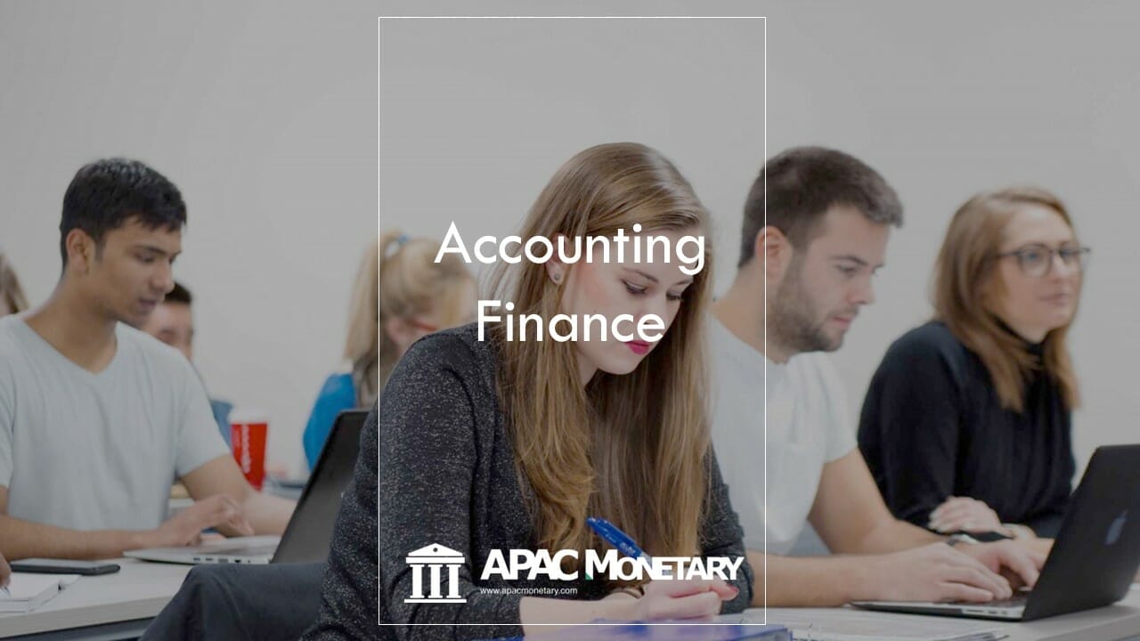 Is accounting or finance better?